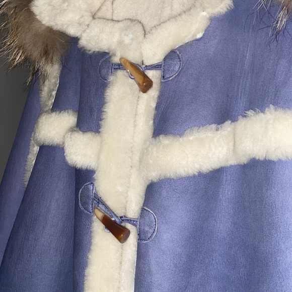 Blue Shearling with a fox trim hood - Picture 4 of 12